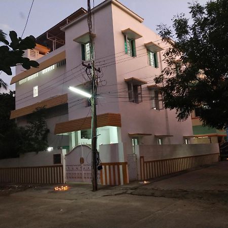 Mayurapriya Inn Τσενάι Εξωτερικό φωτογραφία