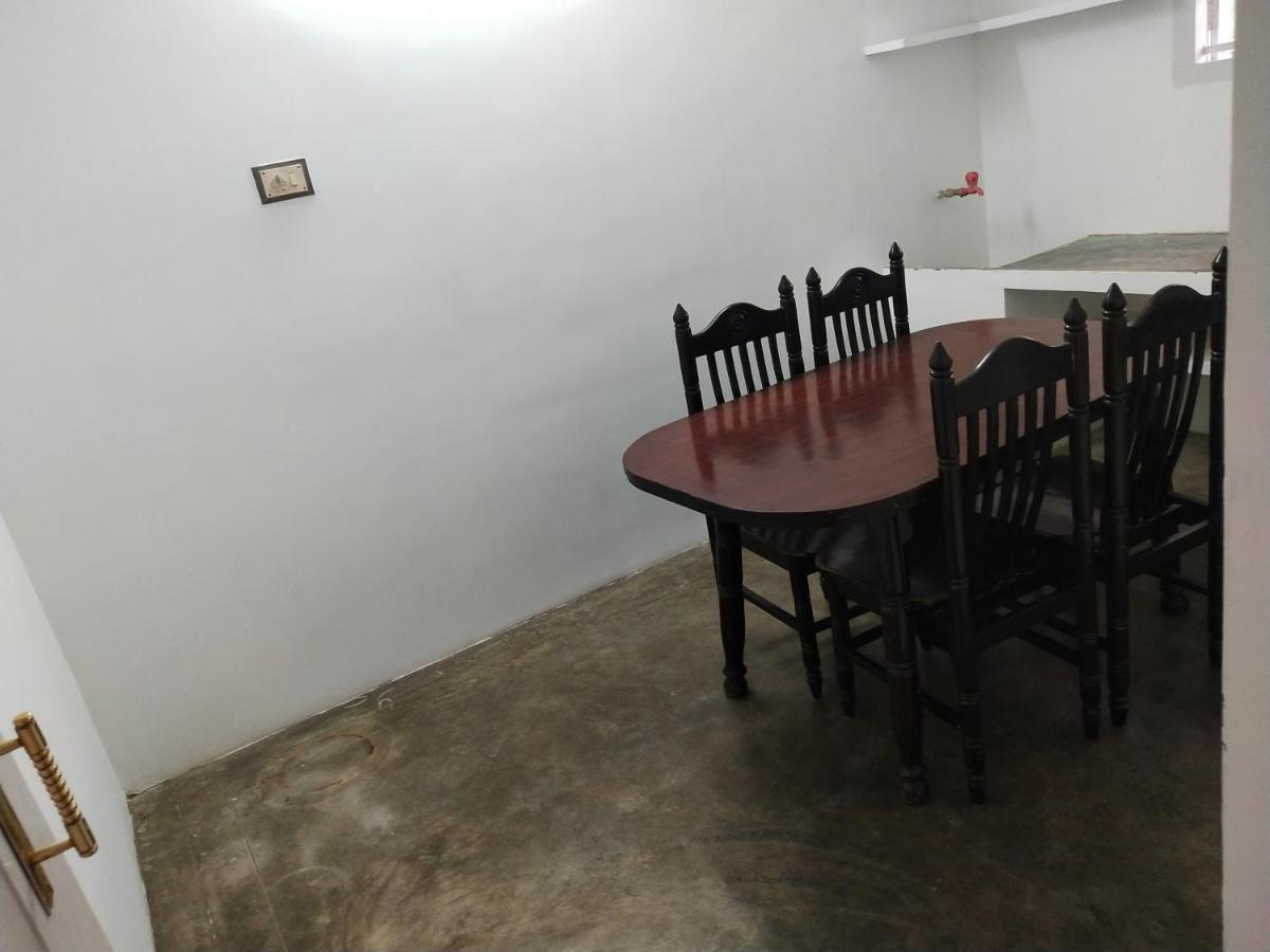 Mayurapriya Inn Τσενάι Εξωτερικό φωτογραφία